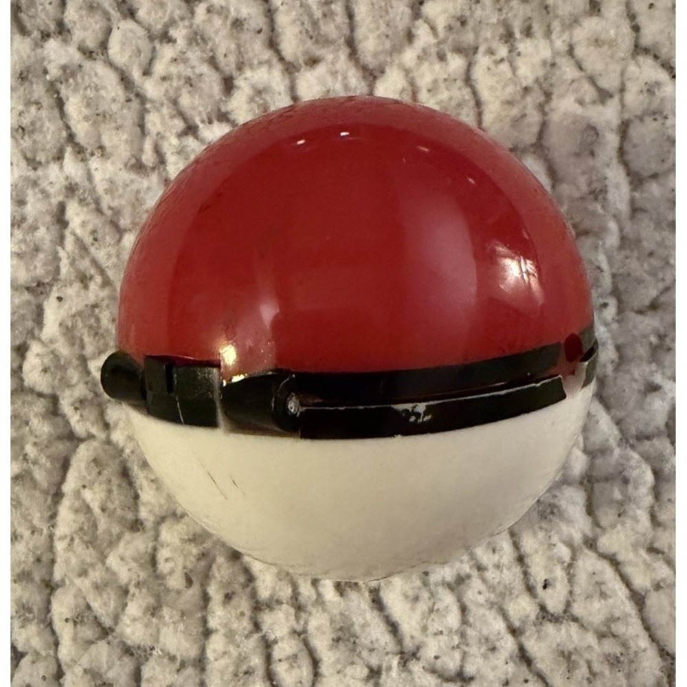 1999 Pokemon Pikachu Basic Fun Keychain w/ Pokeball Read - Picture 8 of 10